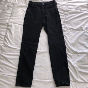 Hollister Black Ultra High-Rise Mom Jean (NWOT)